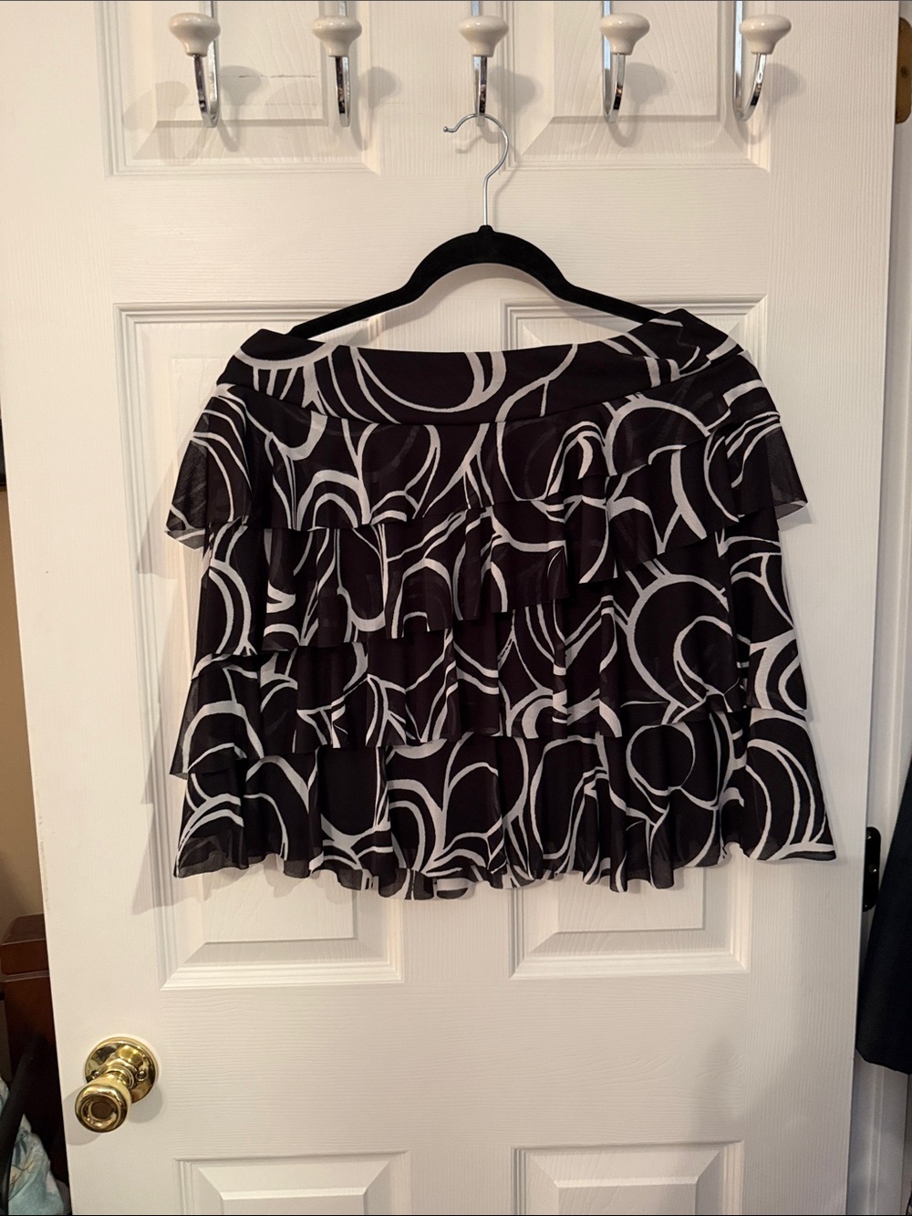 Black and White Circle-Print Ruffled Skirt